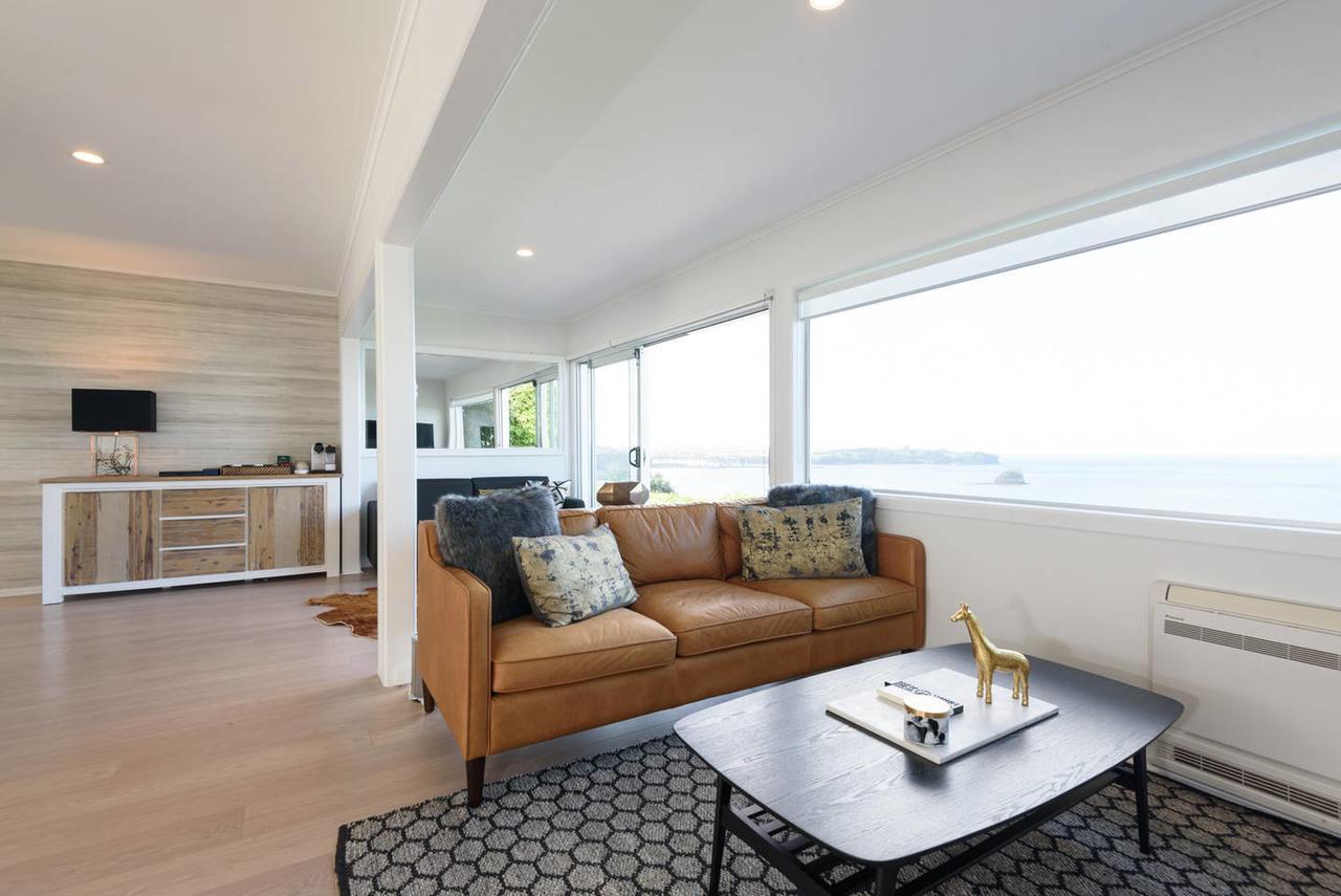 Luxury House With Clifftop Seaview Whangaparaoa Exterior photo